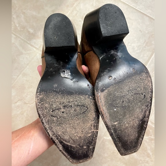 Gorgeous J.B. Dillon distressed leather cowgirl booties! - Picture 9 of 17